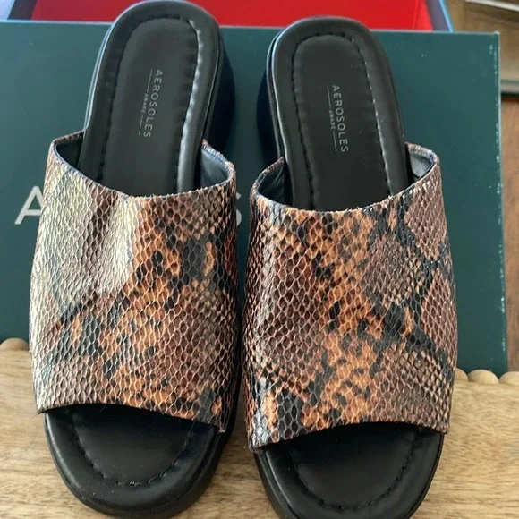 Aerosoles Women's Wanza Wedge Sandal brown black snake print size 6.5 - Picture 14 of 16